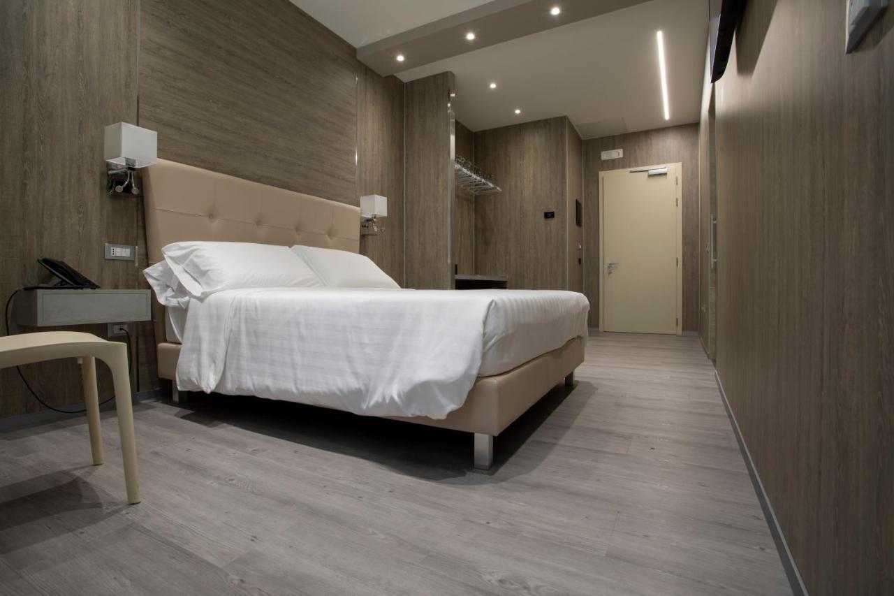 Hotel Tre Ville Parma Exterior photo